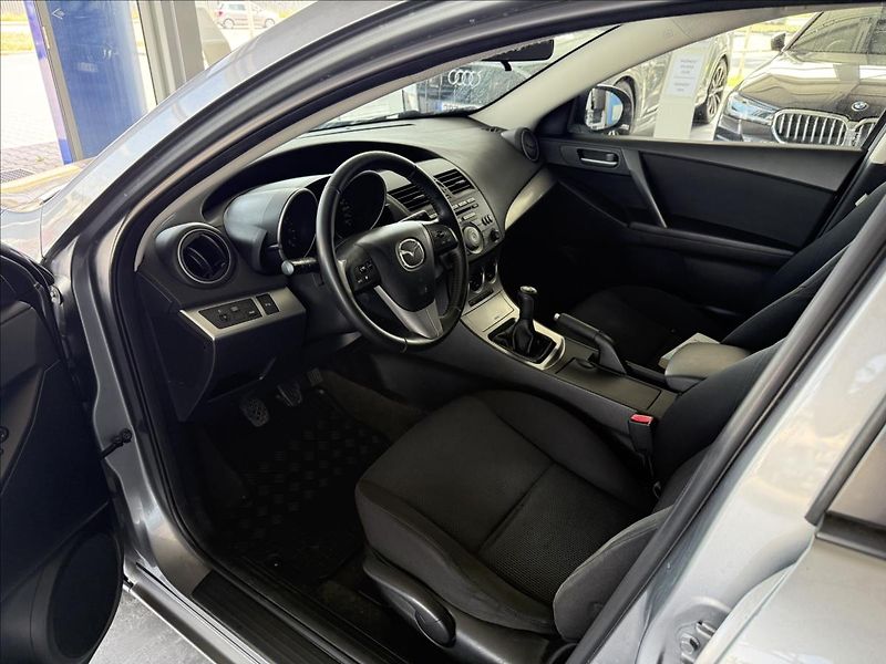 Mazda 3 1,6   77kW,SENZORY - fotka 8 z 21