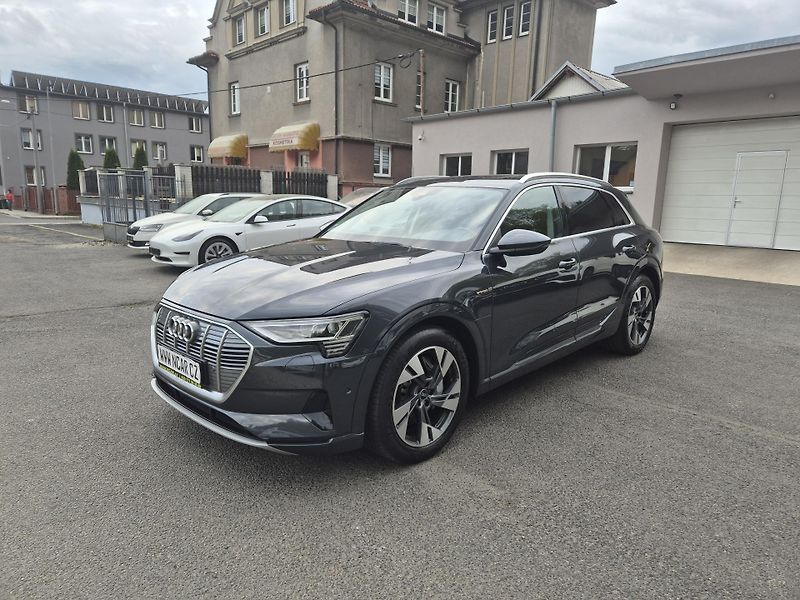 Audi e-tron 50 QUATTRO 230kw 20ALU SOH100% - fotka 2 z 45