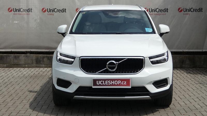 Volvo XC40 D3 Drive-E AWD Momentum - fotka 2 z 22