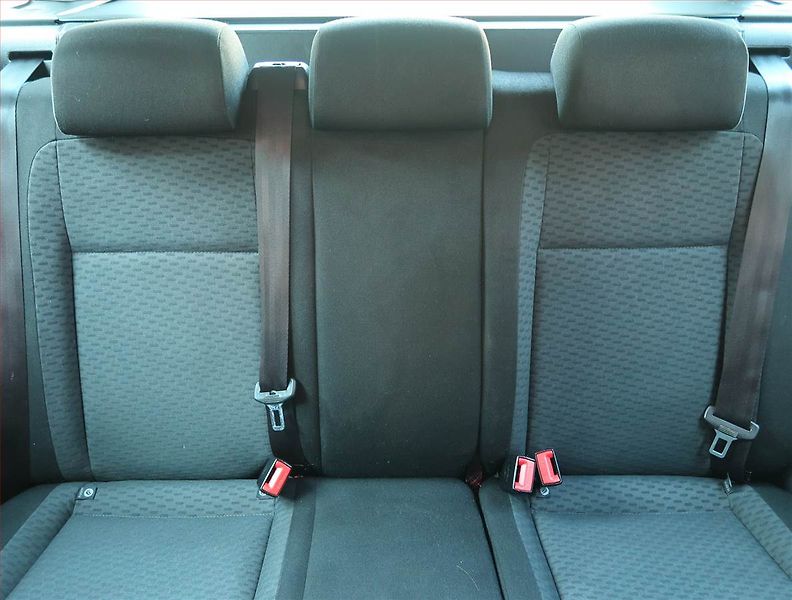 Škoda Fabia (2012) 1.2 TSI, po STK, oblíbený vůz - fotka 10 z 17