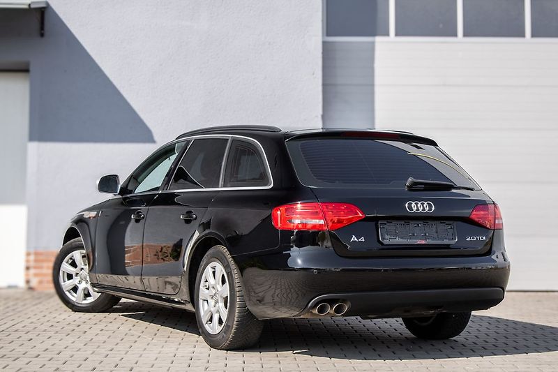 Audi A4 2009 105kW - fotka 7 z 20