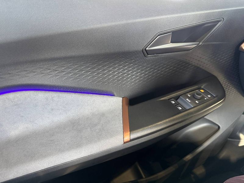 Cupra Born (2023) e-Boost 58kWh 170kW  AUTO - fotka 14 z 24