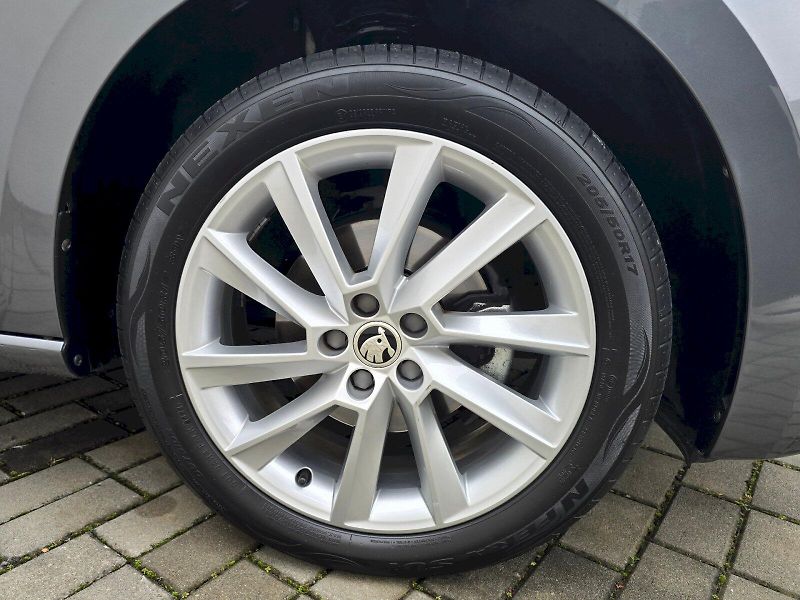 Škoda Scala (2024) 1,0TSI 85KW DSG TOP SELECTION - fotka 28 z 31