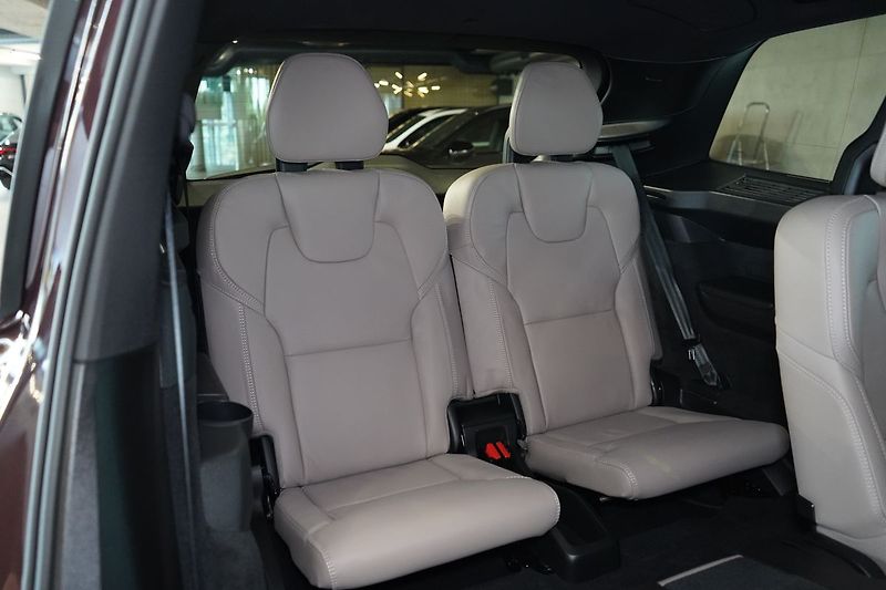 Volvo XC90 B5 AWD PLUS Dark, Vzduch, 360° - fotka 28 z 50