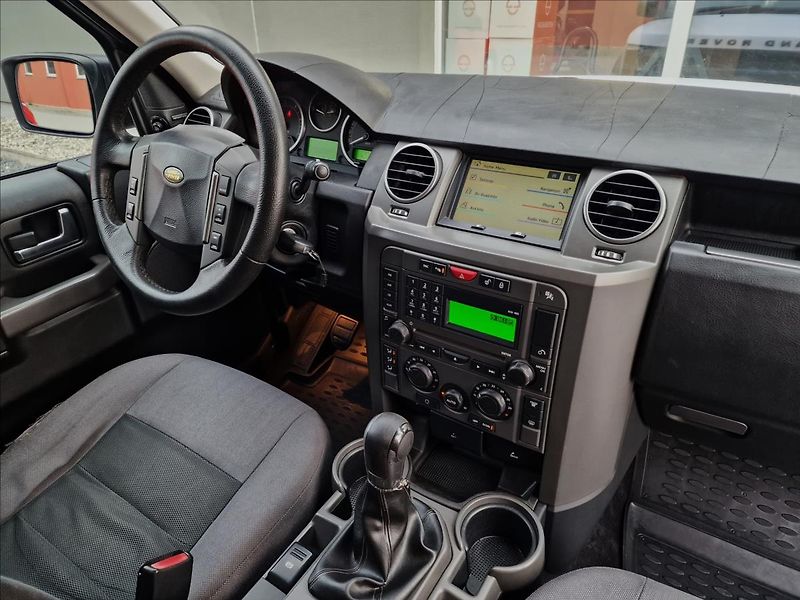 Land Rover Discovery 2.7 TDV6 140kW 4x4 - fotka 34 z 42