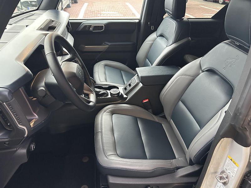 Ford Bronco 2.7 EcoBoost 246kW OUTER BANKS - fotka 15 z 33