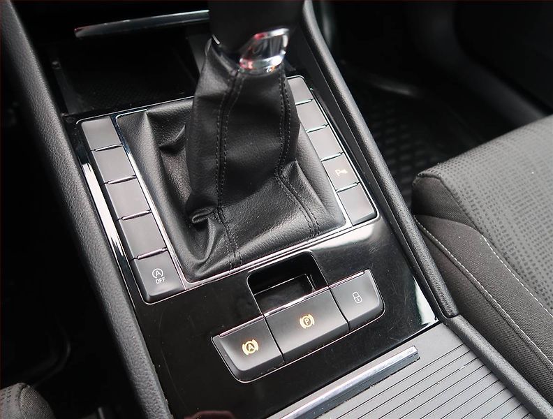 Škoda Superb (2017) Ambition 2.0 TDI, Navi, Xenony - fotka 21 z 22