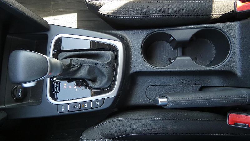 Kia Ceed 1.5 T-GDI 118kW TOP SW DCT - fotka 17 z 22