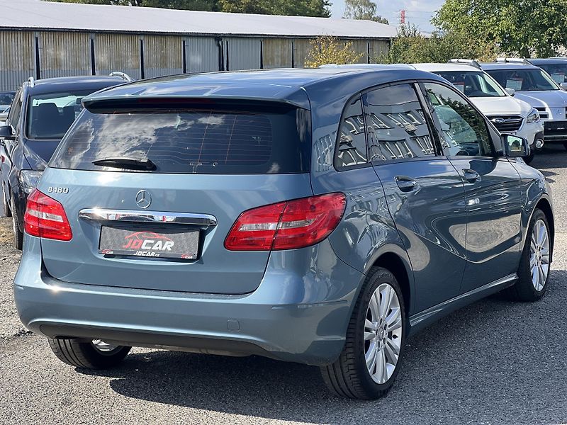 Mercedes-Benz Třídy B B180 1.6i 90kw KAMERA NAVI ALU - fotka 7 z 50