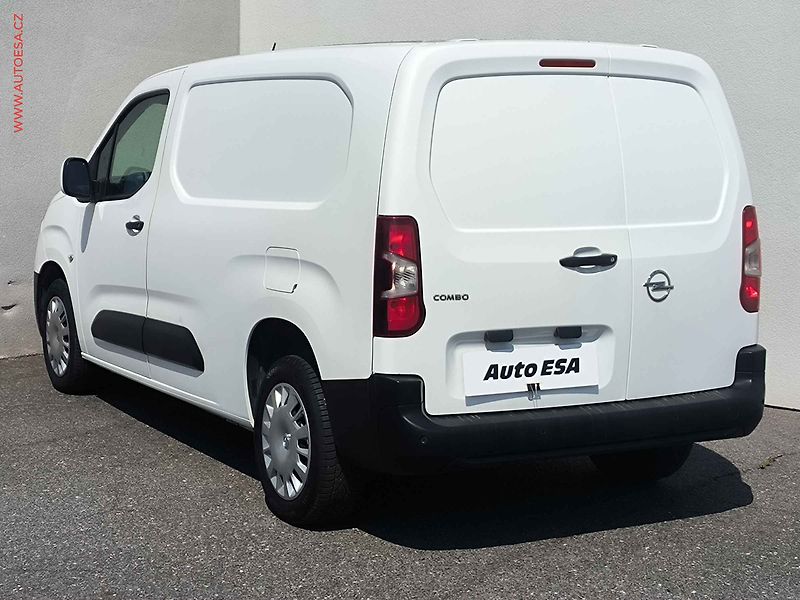 Opel Combo (2020) 1.5CDTi MAXi, AC - fotka 6 z 21