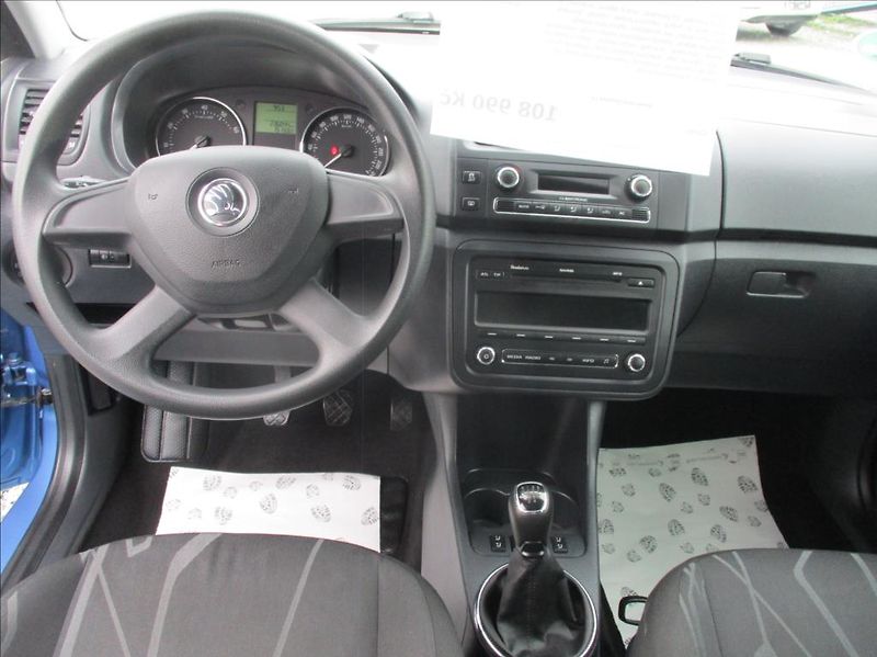 Škoda Fabia 1,2 TSI, aut.klima,serv.kniha, - fotka 16 z 44