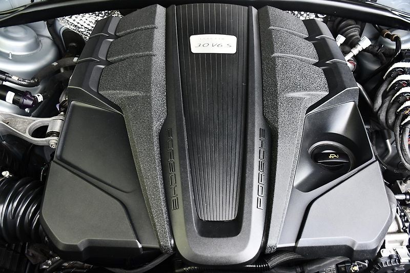 Porsche Macan S 3.0V6 260kW PANO - fotka 38 z 39