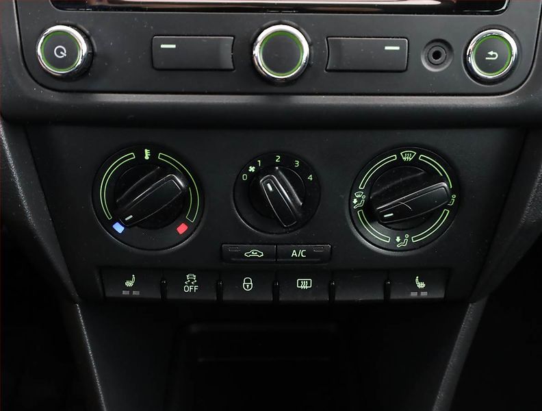 Škoda Rapid (2014) Spaceback 1.6 TDI, Navi - fotka 11 z 16