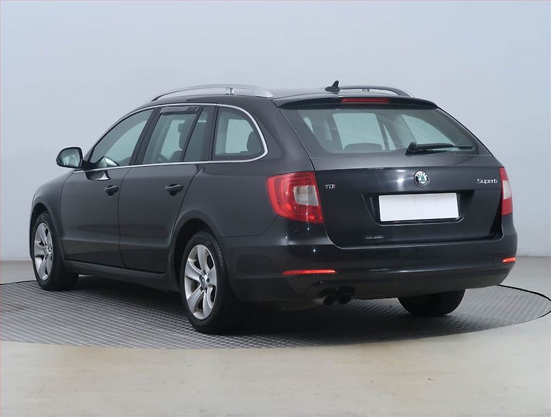 Škoda Superb (2011) Ambition 2.0 TDI, Automat - fotka 4 z 18