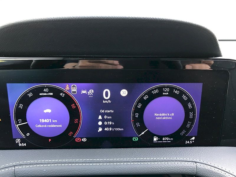 Škoda Superb (2025) COMBI L K TD 142/2.0 A7A - fotka 16 z 29