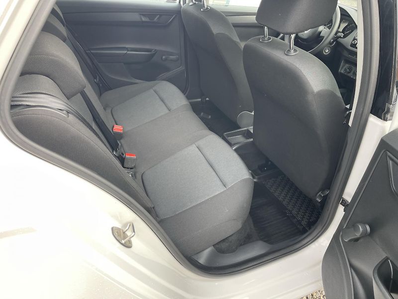 Škoda Fabia 1.0 TSi 70 kW NEHAVAR-DPH-ČR ! - fotka 14 z 25