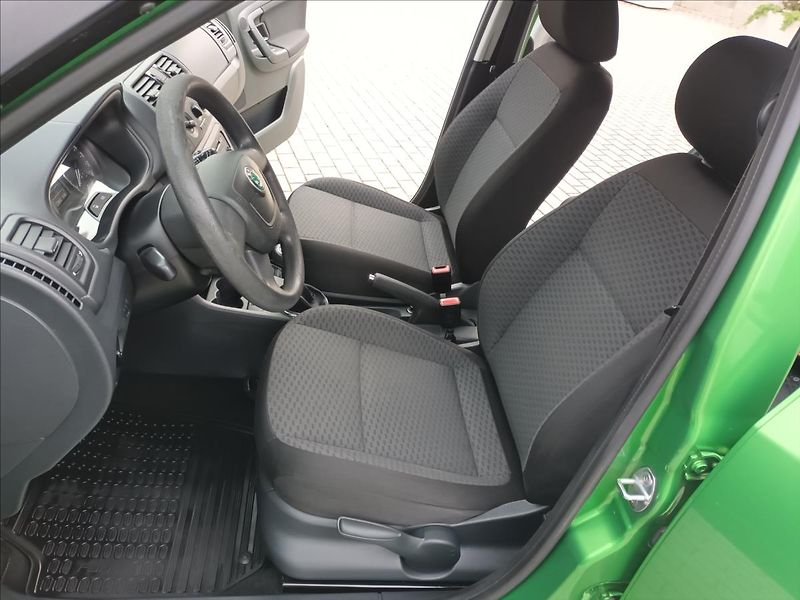 Škoda Fabia 1,2 TSI,KLIMA,TZ,VÝHŘEV,KOLA - fotka 14 z 46