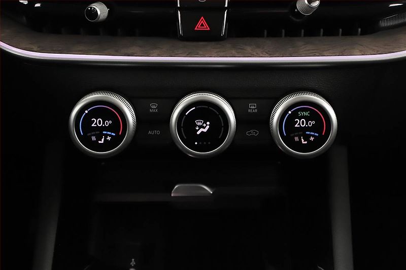 Škoda Superb (2025) 2.0 TSI, LAURIN&KLEMENT, DPH - fotka 13 z 20