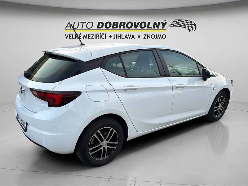 Opel Astra Edition HB 1.4i MT6 (74kW/100k - fotka 8 z 24