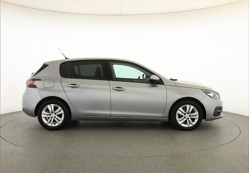 Peugeot 308 (2017) 1.2 PureTech, Serv.kniha - fotka 6 z 17