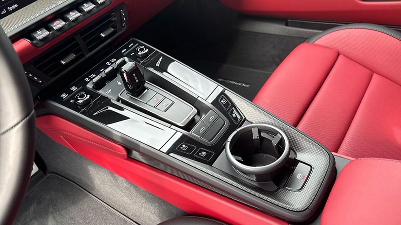 Porsche 911 Targa 4 GTS - fotka 22 z 24
