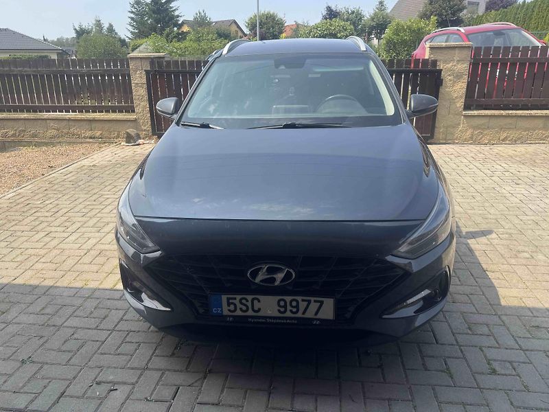 Hyundai i30 (2021) Hyundai i30 1,0 -kombi-automat - fotka 2 z 10