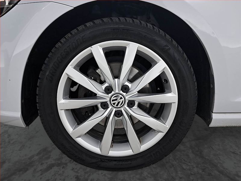 Volkswagen Golf (2018) 1.0 TSI, Tempomat - fotka 14 z 20