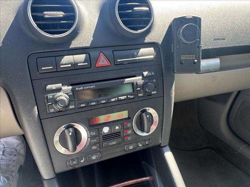 Audi A3 2,0 i Manuál - fotka 14 z 17