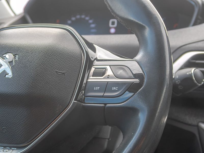 Peugeot 3008 (2018) ČR 1.6HDI 88KW – NAVIGACE - fotka 24 z 55
