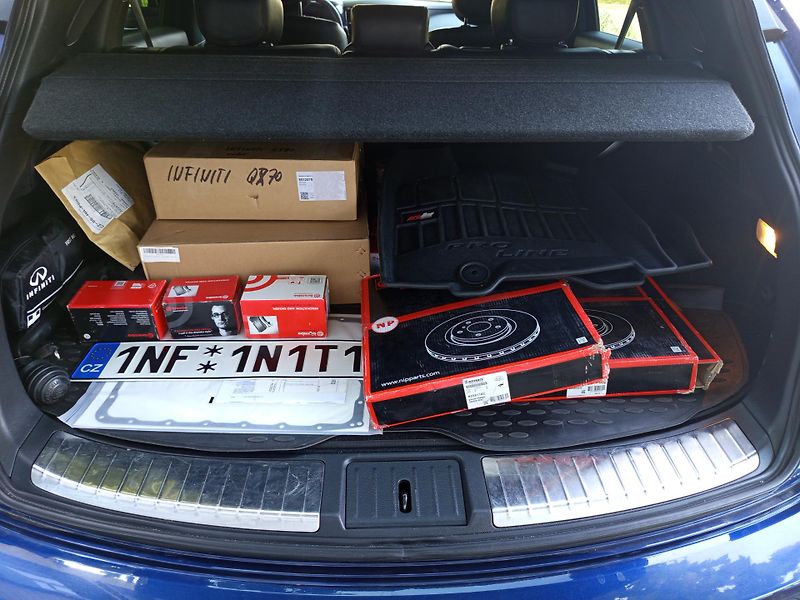Infiniti QX70 (2018) S Premium, EU model, 2xkola,TZ - fotka 15 z 26