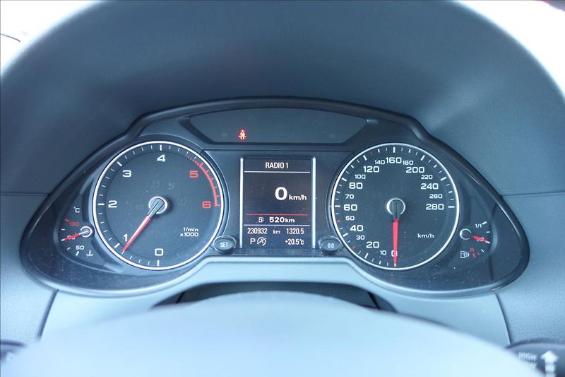 Audi Q5 2,0 TDi 120KW,S-TRONIC,QATTRO. - fotka 31 z 36