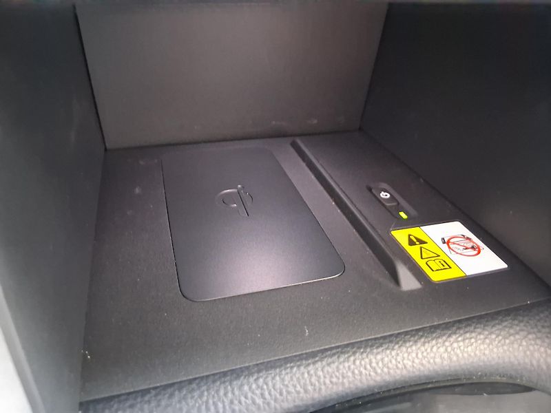 Toyota Corolla Cross EXECU. JBL 2.0 Hyb. 4x4 143 kW - fotka 19 z 36