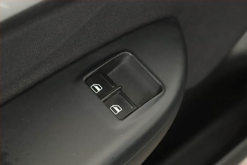 Škoda Octavia (2005) 2.0 TDI, po STK, rezervace - fotka 12 z 12