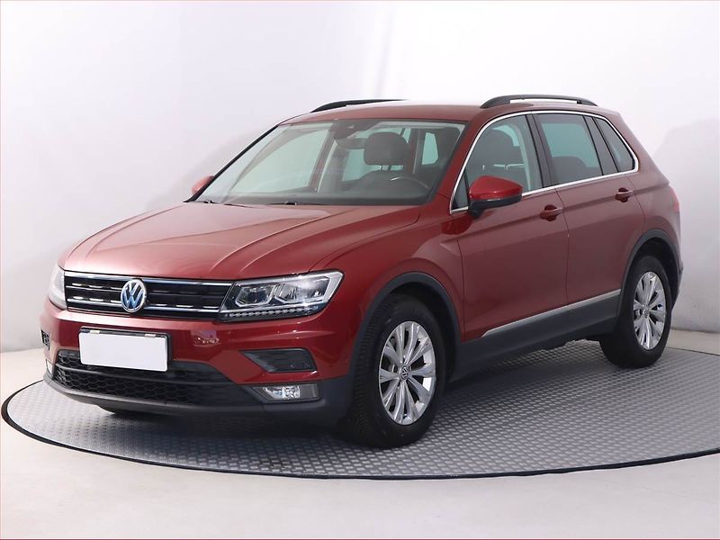 Volkswagen Tiguan (2018) 1.4 TSI, Navi, Tempomat - fotka 2 z 19