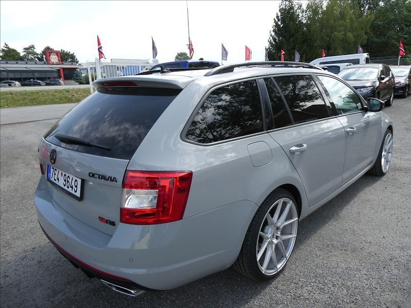 Škoda Octavia 2,0 TSi 162kW RS NAVI,EL. ŠÍBR - fotka 9 z 47