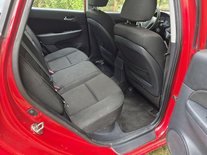 Hyundai i30 (2009) Hyundai i30 FD r.v.2009 1.4 - fotka 16 z 21