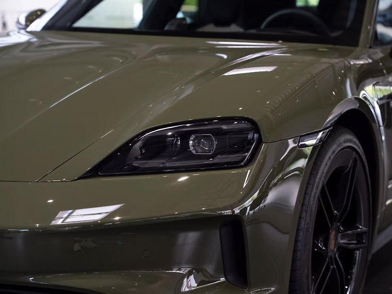 Porsche Taycan BOSE Chrono 360 Matrix Venti - fotka 7 z 23