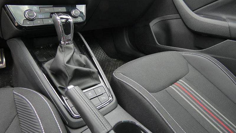 Škoda Scala TSI 85kW Monte Carlo DSG - fotka 6 z 24
