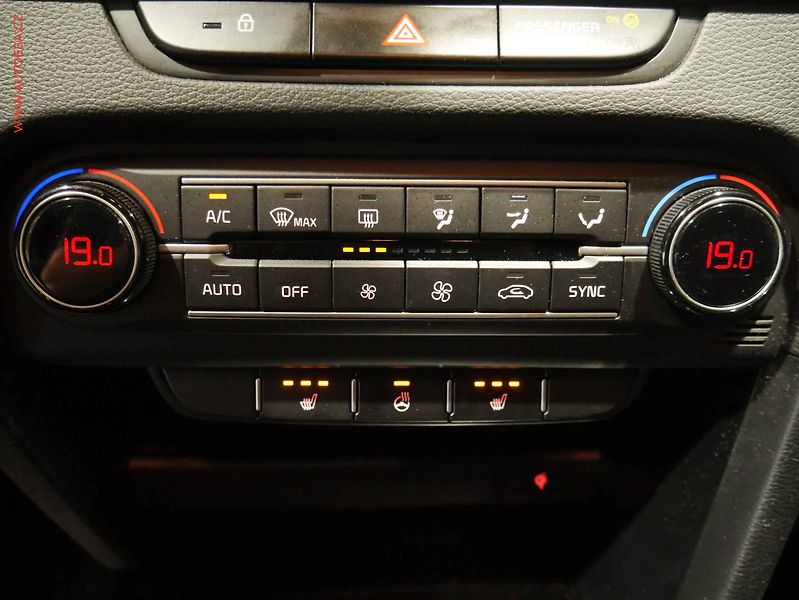 Kia XCeed (2023) 1.5 T-GDI, ČR, LED, navi - fotka 15 z 21