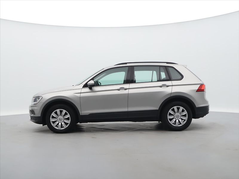 Volkswagen Tiguan 1,4 TSI 110kW DSG Serv.kniha - fotka 4 z 26