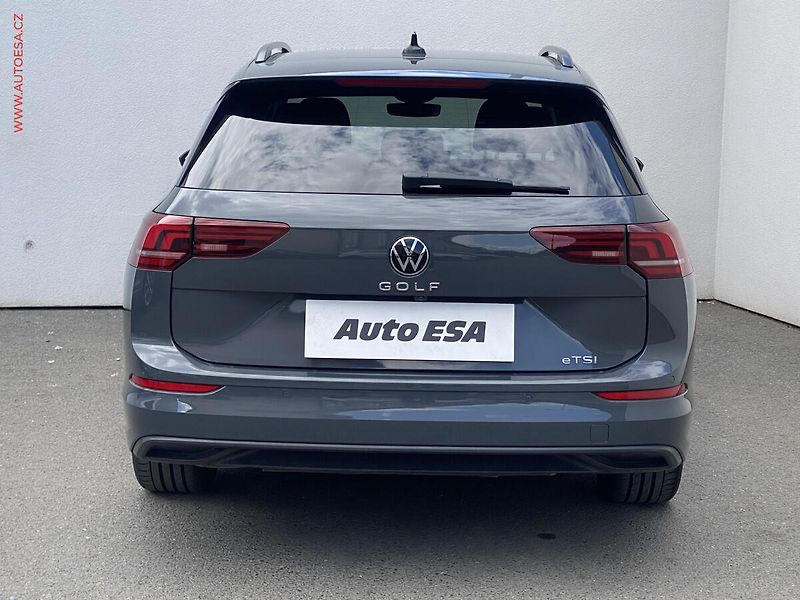 Volkswagen Golf (2024) 1.5e-TSi, ČR, Life, DSG, LED - fotka 5 z 20