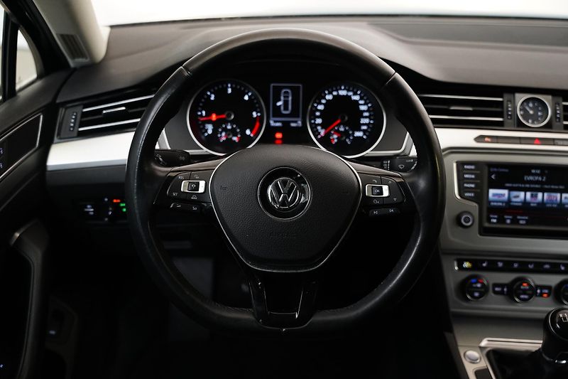 Volkswagen Passat - fotka 17 z 26