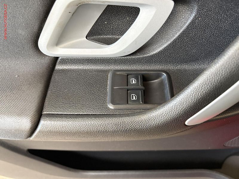 Škoda Roomster (2009) 1.2i, ČR, AC, park.asist - fotka 12 z 13