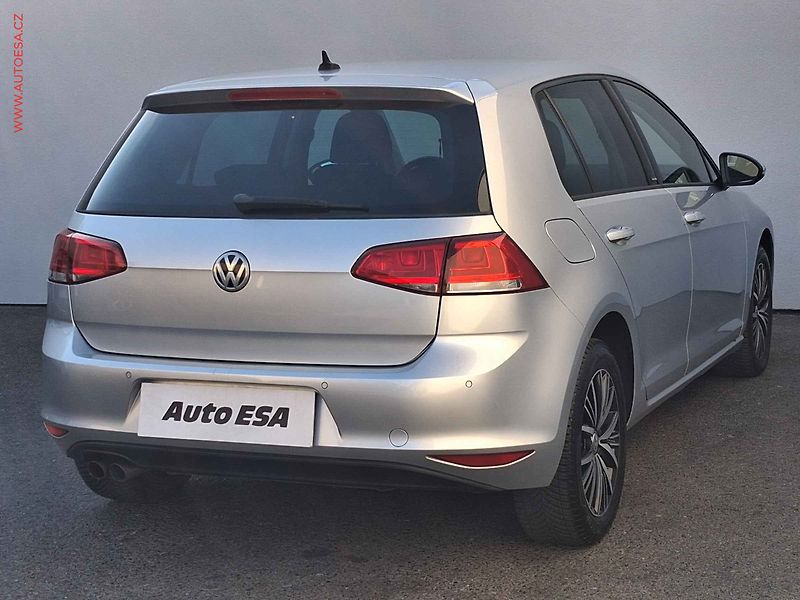 Volkswagen Golf (2016) 2.0 TDi, Allstar, DSG, navi - fotka 4 z 18