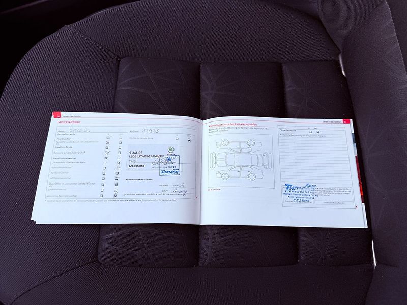 Škoda Octavia 1.4 TSi Elegance, Serviska - fotka 29 z 33
