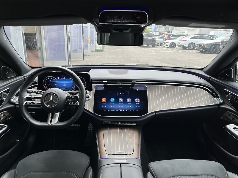 Mercedes-Benz Třídy E E-Třída 220 d 4MATIC kombi - fotka 13 z 18