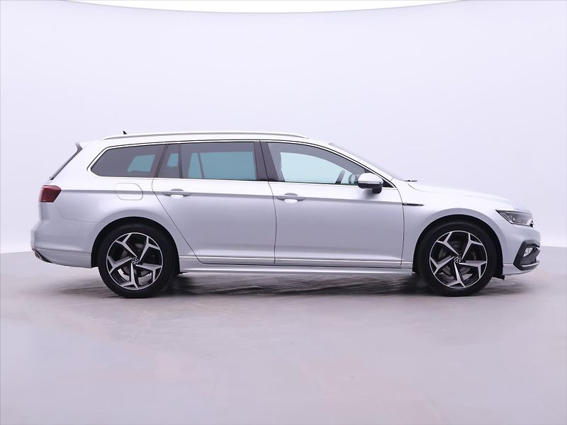 Volkswagen Passat 2.0 TDI DSG R-LINE Matrix - fotka 8 z 32