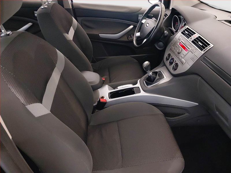Ford Kuga (2012) 2.0 TDCi - fotka 9 z 16