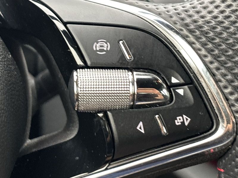 Škoda Octavia (2023) 2.0 TDI DSG RS - fotka 17 z 33