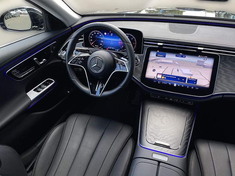 Mercedes-Benz Třídy E E 220 d 4M Avantgarde - fotka 13 z 26